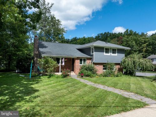 328 Douglas Dr, State College, PA, 16803-1137 | Card Image