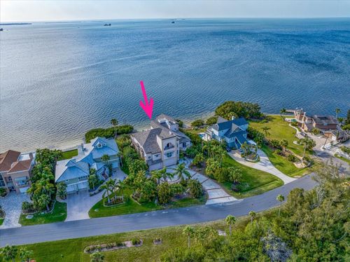 812 Point Seaside Dr, Crystal Beach, FL, 34681 | Card Image