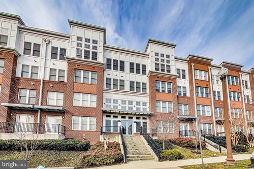 b120-1418 N Rhodes St, ARLINGTON, VA, 22209-2881 | Card Image
