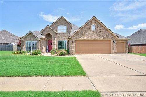 124 Prairie Ridge Ct, Bartlesville, OK, 74006-2949 | Card Image