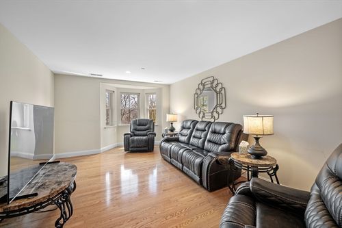 315-120 Wyllis Ave, Everett, MA, 02149-1124 | Card Image