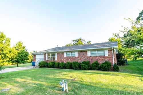 821 Ash St, Pawnee, OK, 74058-4023 | Card Image