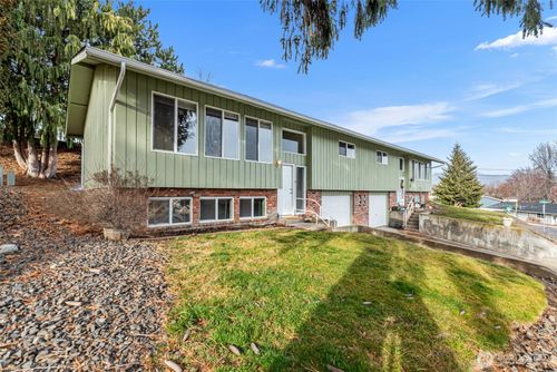 b-1100 Vista Place, Wenatchee, WA, 98801 | Card Image