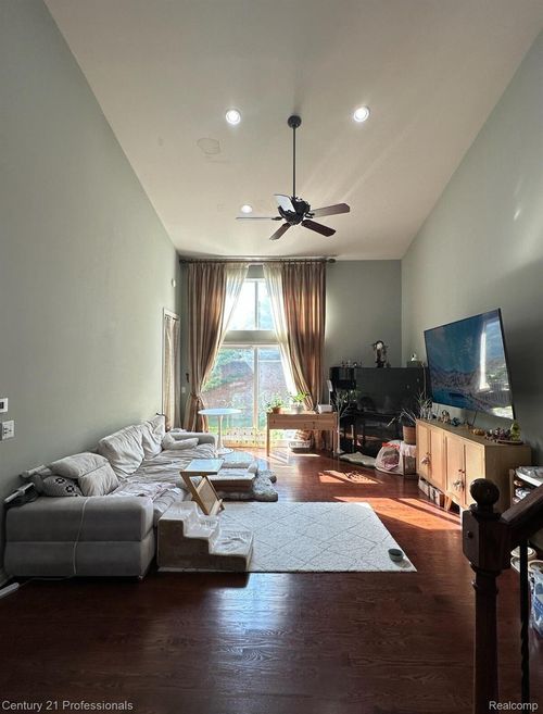 4391 Bennett Park Cir, Troy, MI, 48085-5729 | Card Image