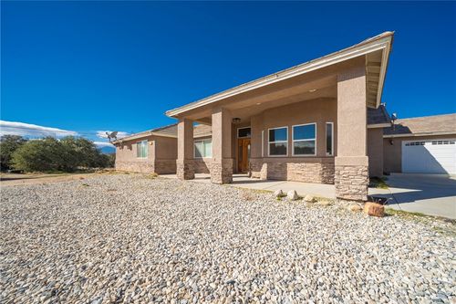 5378 Bellflower St, Oak Hills, CA, 92344-8957 | Card Image