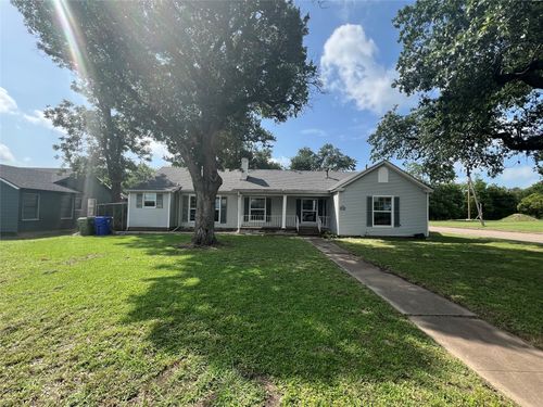 2928 Pine Ave, Waco, TX, 76708-3217 | Card Image