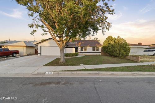 45102 Camolin, Lancaster, CA, 93534 | Card Image