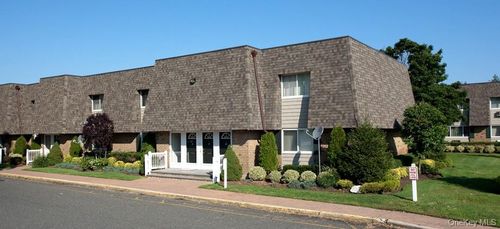 pw30-30 Phillips Walk, Babylon, NY, 11704-7311 | Card Image