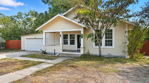 415 Elm St, Seguin, TX, 78155-4717 | Card Image