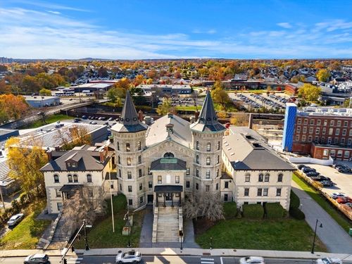 unit-3-12-201 Thorndike St, Lowell, MA, 01852-3387 | Card Image