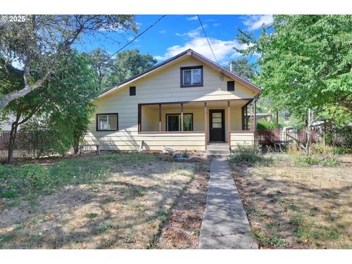 47563 Union St, Oakridge, OR, 97463-9762 | Card Image