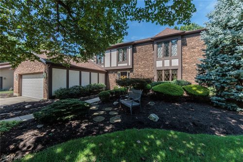 25660 Rustic Ln, Westlake, OH, 44145-5473 | Card Image