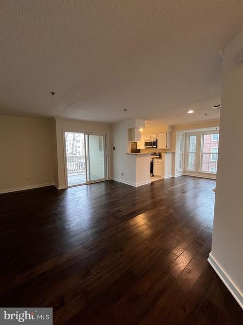 unit-225-1524 Lincoln Way, MCLEAN, VA, 22102-5860 | Card Image