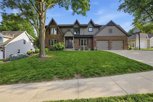 1208 Tanglewood St, Leavenworth, KS, 66048-5230 | Card Image