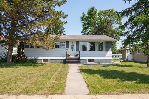 4908 50 Ave, Holden, AB, T0B0H8 | Card Image