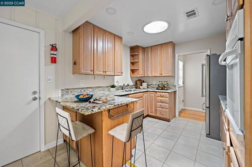 4816 Meadowbrook Dr, Richmond, CA, 94803-2032 | Card Image
