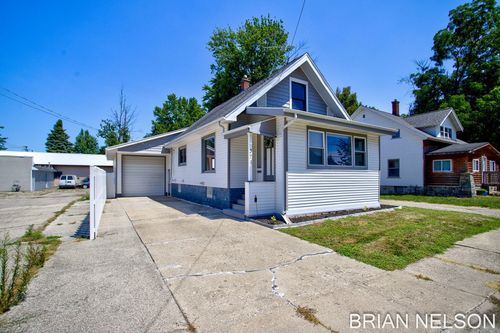 371 Lincoln St, Coopersville, MI, 49404-1222 | Card Image