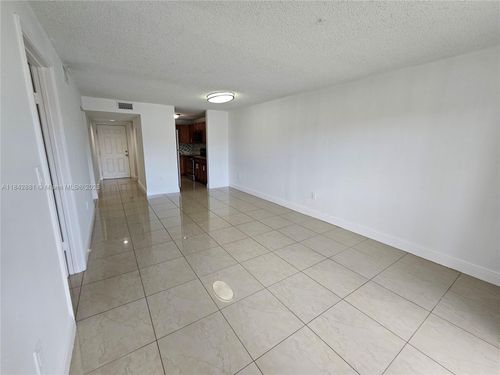 apt-105-6060 W 21st Ct, Hialeah, FL, 33016-2687 | Card Image
