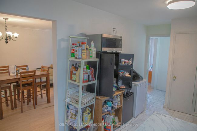 7 Futura Dr, House attached with 6 bedrooms, 2 bathrooms and 4 parking in North York ON | Image 8