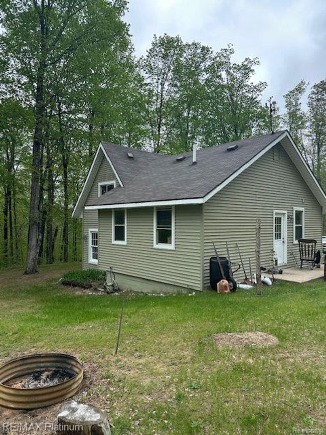 3624 Windy Hollow Rd Nw, House other with 4 bedrooms, 2 bathrooms and null parking in Rapid City MI | Image 4