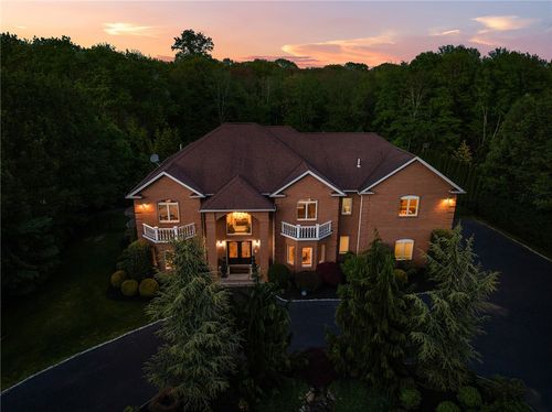 20 Red Brook Xing, Lincoln, RI, 02865-4559 | Card Image