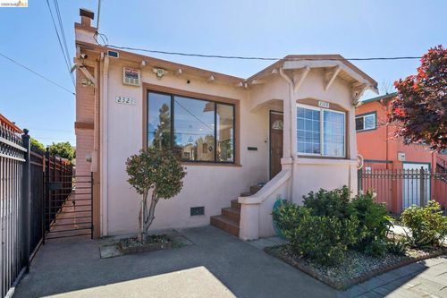 2328 Bartlett St, Oakland, CA, 94601-3211 | Card Image