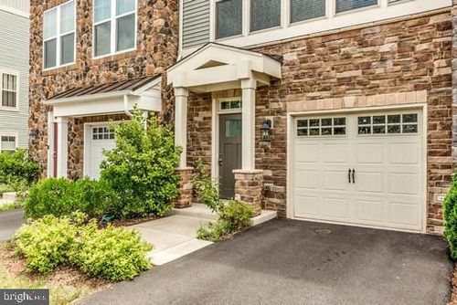 8931 Garrett Way, MANASSAS, VA, 20112-5873 | Card Image