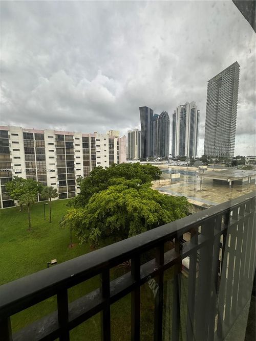 710-16919 N Bay Rd, Sunny Isles Beach, FL, 33160-4253 | Card Image