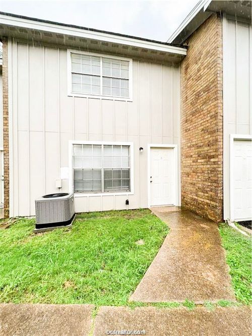 18-1910 Barak Ln, Bryan, TX, 77802-3443 | Card Image