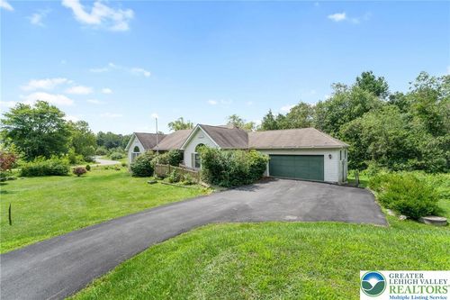 1127 Tomasula Dr, Coolbaugh Twp, PA, 18466-8341 | Card Image