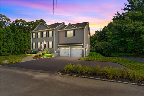 20 Grove Rd, Cumberland, RI, 02864-4904 | Card Image