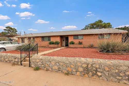 313 Granada Ave, El Paso, TX, 79912-5221 | Card Image