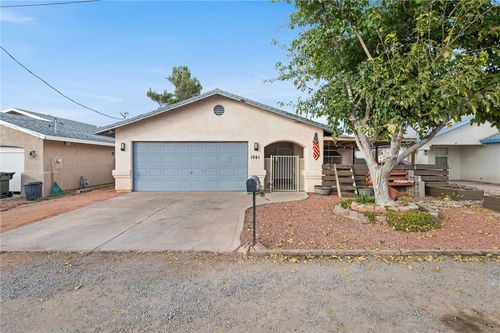1941 Motor Ave, Kingman, AZ, 86401-4130 | Card Image