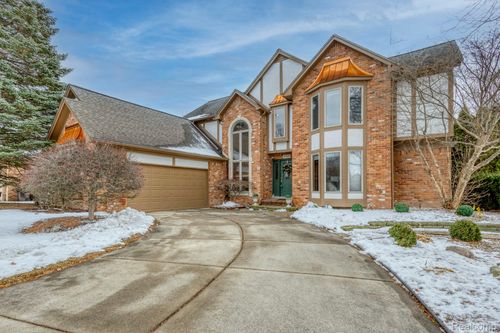 39810 Wilmette Dr, Sterling Heights, MI, 48313-5659 | Card Image