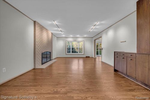 130 Denbar Rd, Bloomfield Hills, MI, 48304-2731 | Card Image