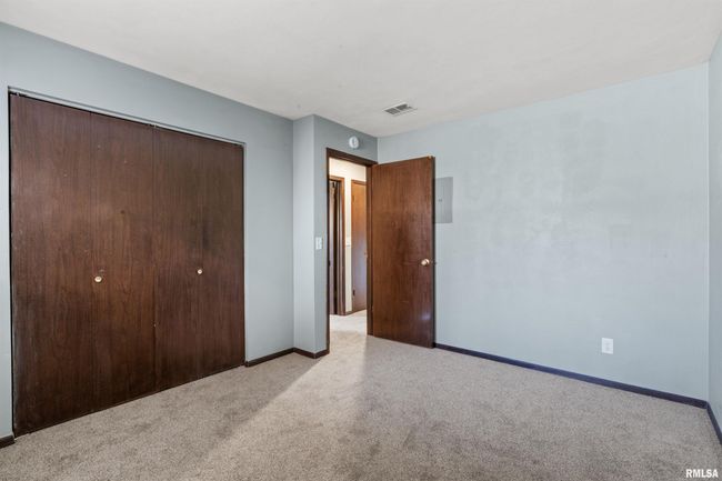 2501 26 Th Avenue Ct, Condo with 2 bedrooms, 1 bathrooms and null parking in Rock Island IL | Image 10