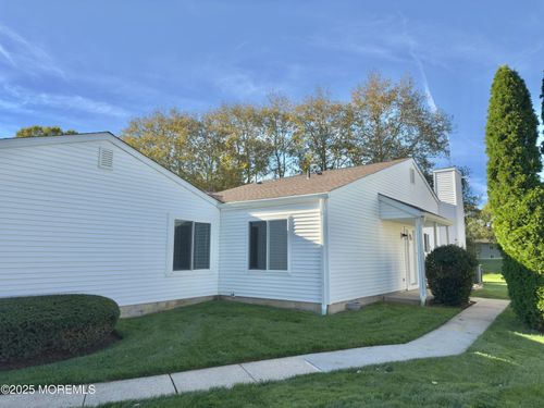 79 Greenwood Dr, Freehold, NJ, 07728-4010 | Card Image