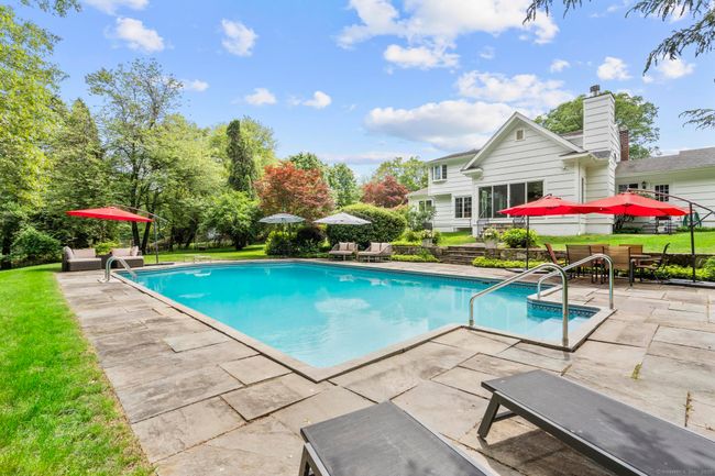 22 Douglas Dr, House other with 4 bedrooms, 3 bathrooms and null parking in Norwalk CT | Image 35
