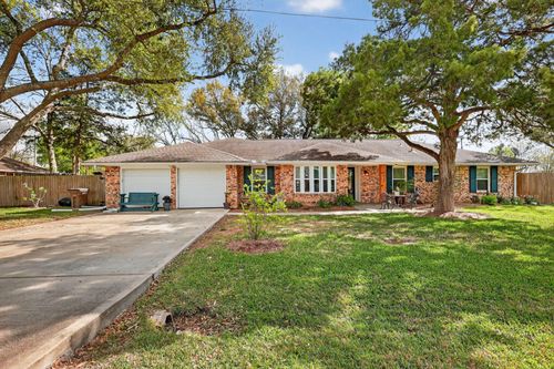 2615 Avenue B, Dickinson, TX, 77539-5084 | Card Image