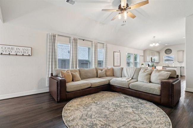 40543 Berylline Ln, House other with 3 bedrooms, 2 bathrooms and 2 parking in Magnolia TX | Image 6