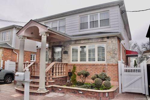 14939 123rd St, South Ozone Park, NY, 11420-4105 | Card Image