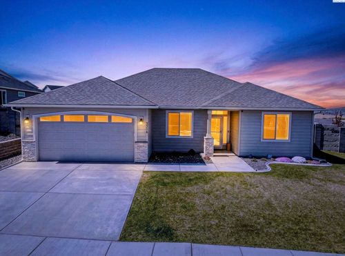 3304 S Zimmerman St, Kennewick, WA, 99338-9055 | Card Image