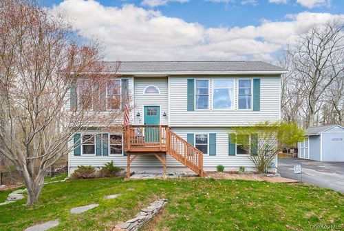 32 Nightingale Trl W, Wurtsboro, NY, 12790-7023 | Card Image