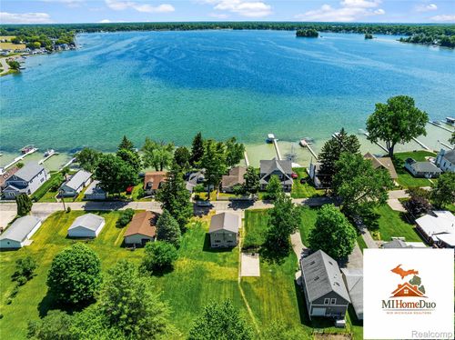 1947 Strait Tow Blvd, Crystal, MI, 48818-9696 | Card Image