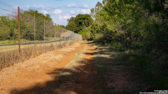 6170 County Road 332, Home with 4 bedrooms, 4 bathrooms and null parking in Jourdanton TX | Image 26