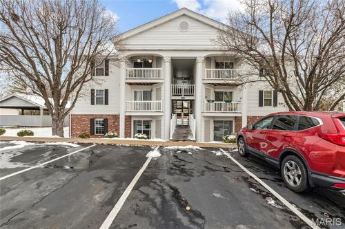 unit-b-16518 Victoria Crossing Dr, Wildwood, MO, 63040-1466 | Card Image