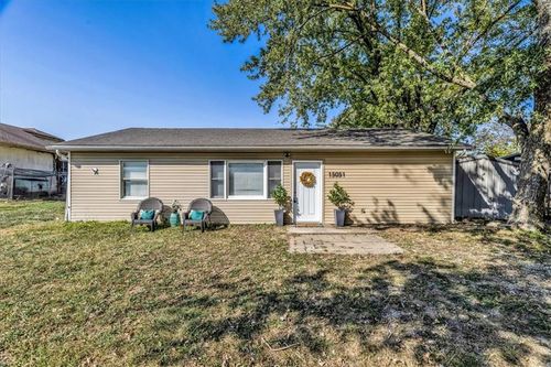 15051 Beach Front Drive, Excelsior Springs, MO, 64024 | Card Image