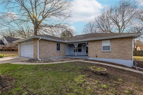 10105 E 35th St S, Independence, MO, 64052-1136 | Card Image