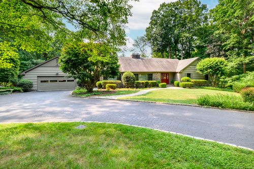 40 Caprice Dr, Stamford, CT, 06902-1721 | Card Image