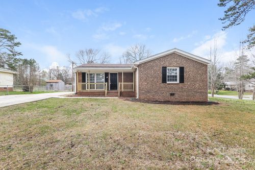 319 Cedarwood Ln, Matthews, NC, 28104-4368 | Card Image